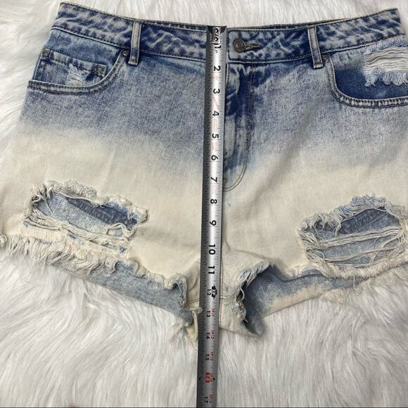 Pacsun Ombré High Rise Distressed Raw Hem Jean Shorts Size 29 - Picture 8 of 9